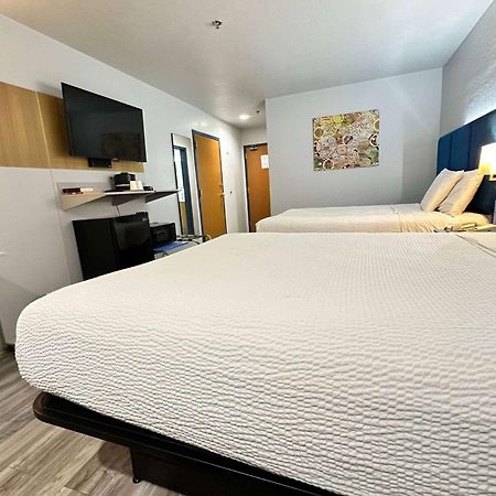 Microtel Inn & Suites By Wyndham Gallup - Pet Friendly Extérieur photo