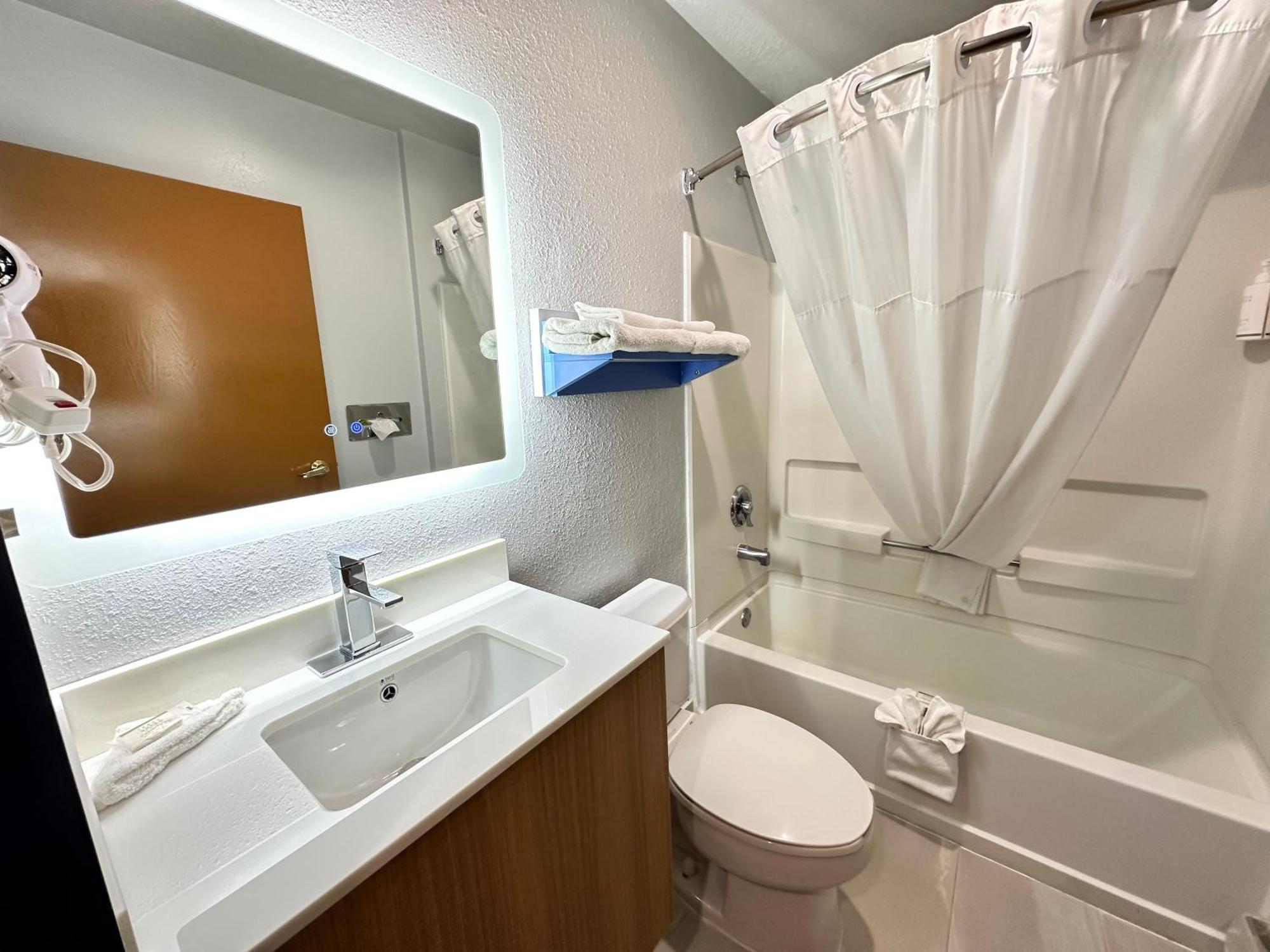 Microtel Inn & Suites By Wyndham Gallup - Pet Friendly Extérieur photo