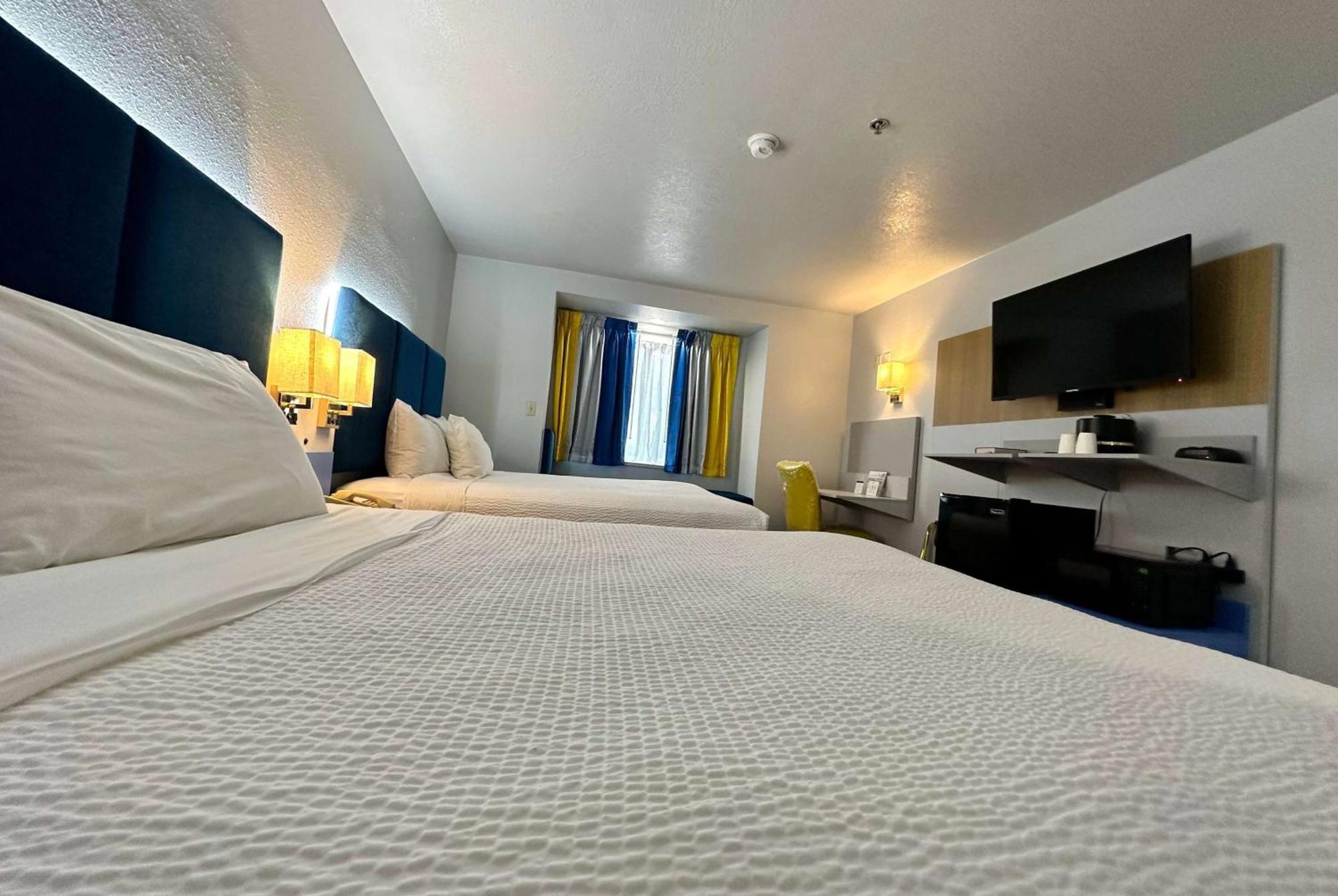 Microtel Inn & Suites By Wyndham Gallup - Pet Friendly Extérieur photo